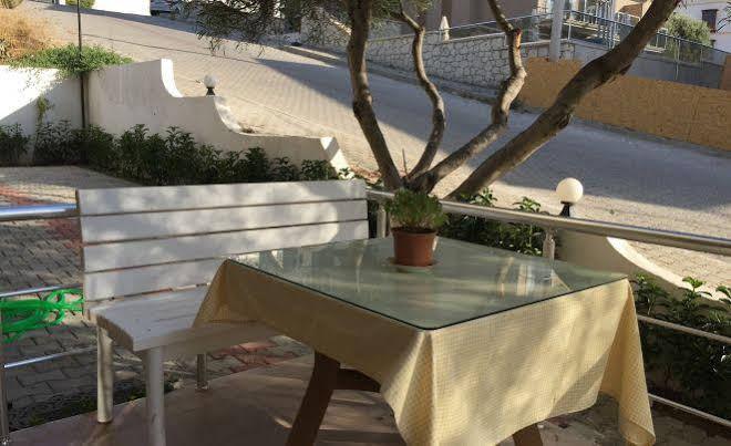 Cicek Apart Hotel Cesme Exterior photo
